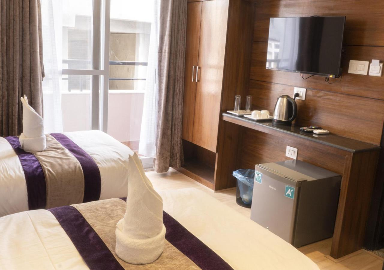 Hotel New Era Kathmandu Exteriör bild