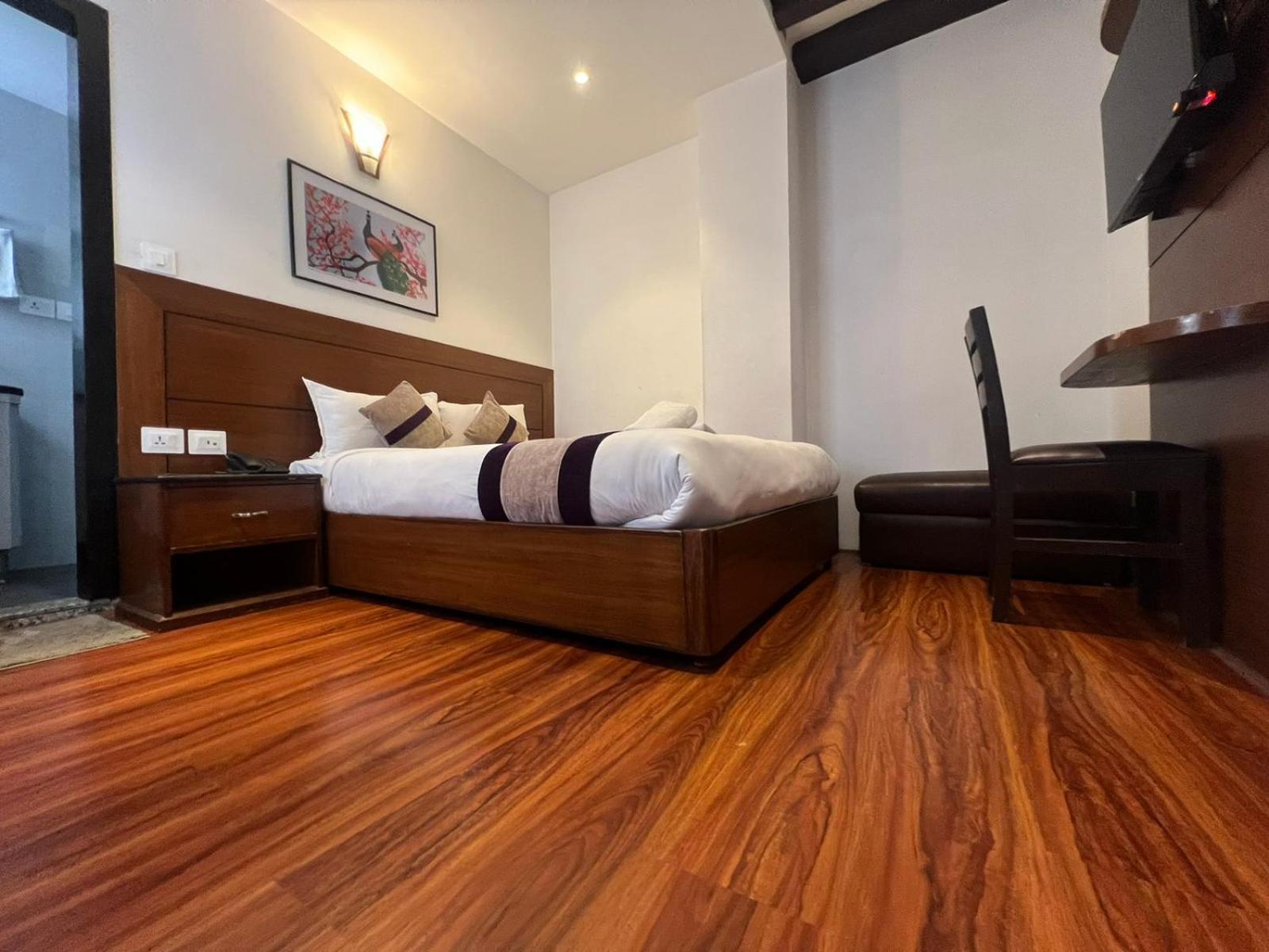 Hotel New Era Kathmandu Exteriör bild