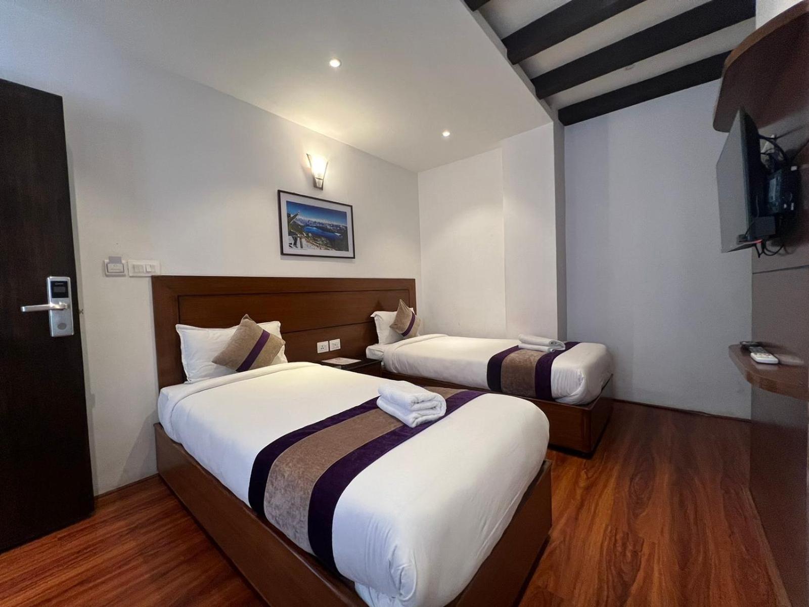 Hotel New Era Kathmandu Exteriör bild